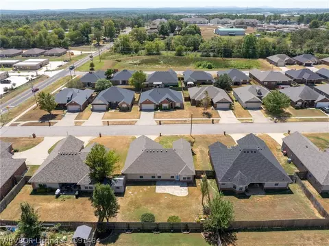 View/Area - 1808 Fairbanks Dr, Barling, AR 72923 photo 4 of 5