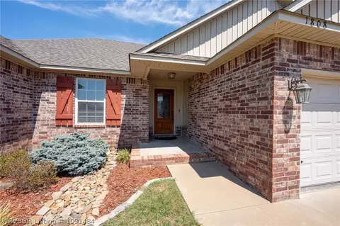 Exterior - 1808 Fairbanks Dr, Barling, AR 72923 photo 3 of 7