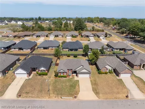 View/Area - 1808 Fairbanks Dr, Barling, AR 72923 photo 2 of 5