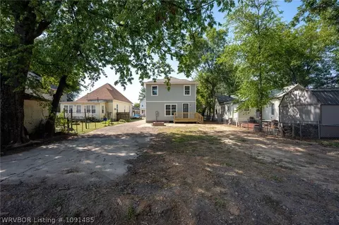 Exterior - 812 N 13th St, Fort Smith, AR 72901 photo 4 of 6