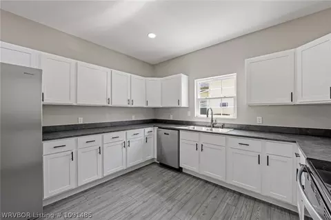 Kitchen - 812 N 13th St, Fort Smith, AR 72901 photo 2 of 4