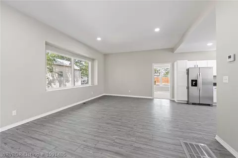 Living - 812 N 13th St, Fort Smith, AR 72901 photo 4 of 12