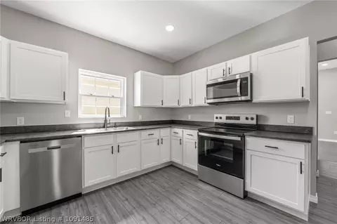 Kitchen - 812 N 13th St, Fort Smith, AR 72901 photo 1 of 4