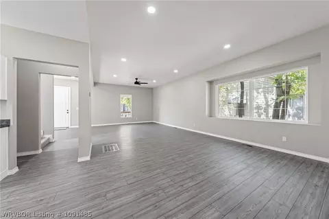 Living - 812 N 13th St, Fort Smith, AR 72901 photo 5 of 12