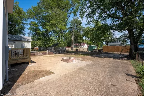 Exterior - 812 N 13th St, Fort Smith, AR 72901 photo 5 of 6