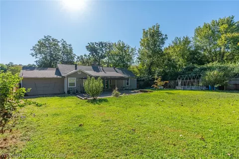 Exterior - 2124 Valley Ln, Fort Smith, AR 72901 photo 7 of 14