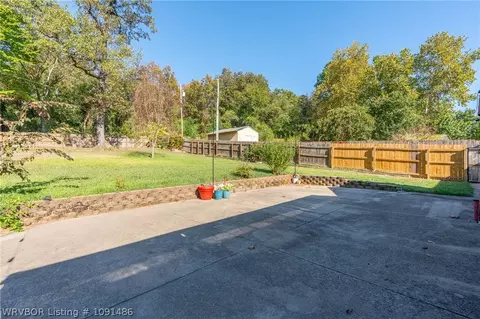 Exterior - 2124 Valley Ln, Fort Smith, AR 72901 photo 8 of 14