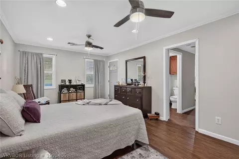 Bedroom - 2124 Valley Ln, Fort Smith, AR 72901 photo 2 of 5