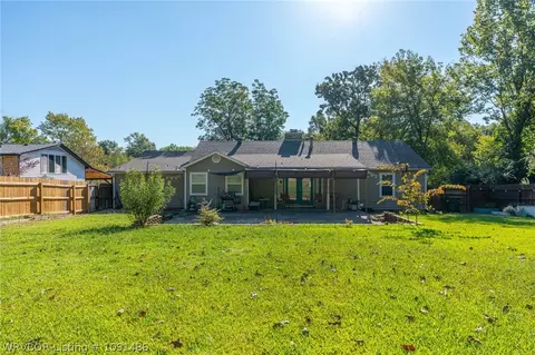Exterior - 2124 Valley Ln, Fort Smith, AR 72901 photo 6 of 14