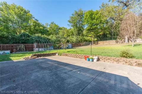 Exterior - 2124 Valley Ln, Fort Smith, AR 72901 photo 9 of 14