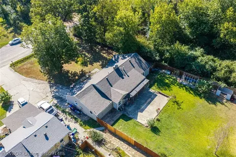 View/Area - 2124 Valley Ln, Fort Smith, AR 72901 photo 6 of 10