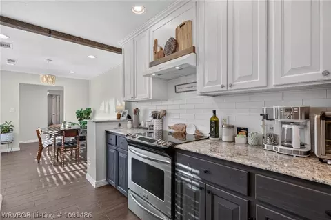 Kitchen - 2124 Valley Ln, Fort Smith, AR 72901 photo 3 of 3