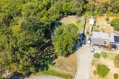 View/Area - 2124 Valley Ln, Fort Smith, AR 72901 photo 2 of 10