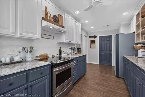 Kitchen - 2124 Valley Ln, Fort Smith, AR 72901 photo 1 of 3