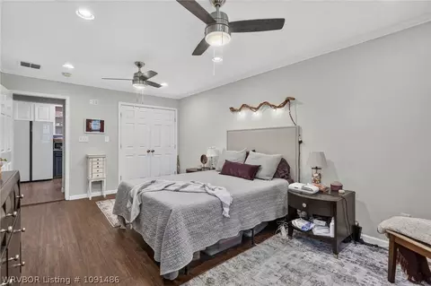 Bedroom - 2124 Valley Ln, Fort Smith, AR 72901 photo 3 of 5