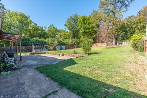 Exterior - 2124 Valley Ln, Fort Smith, AR 72901 photo 10 of 14