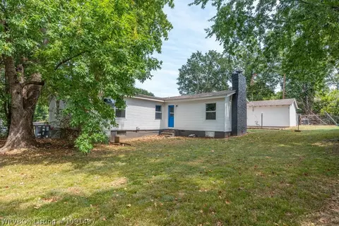Exterior - 706 Martin Dr, Fort Smith, AR 72908 photo 8 of 13