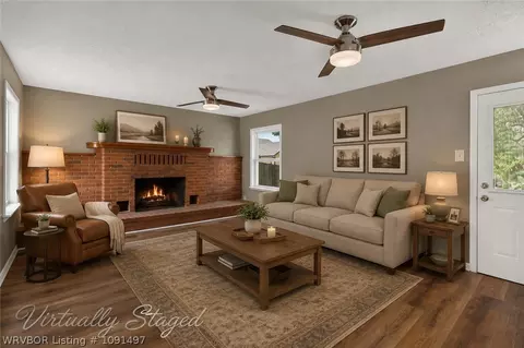 Living - 706 Martin Dr, Fort Smith, AR 72908 photo 5 of 5
