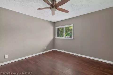 Bedroom - 706 Martin Dr, Fort Smith, AR 72908 photo 2 of 5