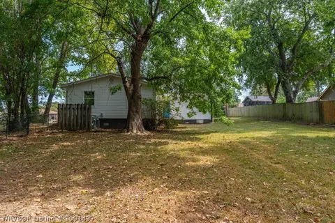 Exterior - 706 Martin Dr, Fort Smith, AR 72908 photo 7 of 13