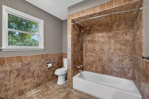 Bath - 706 Martin Dr, Fort Smith, AR 72908 photo 4 of 4