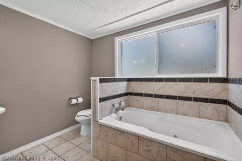 Bath - 706 Martin Dr, Fort Smith, AR 72908 photo 1 of 4