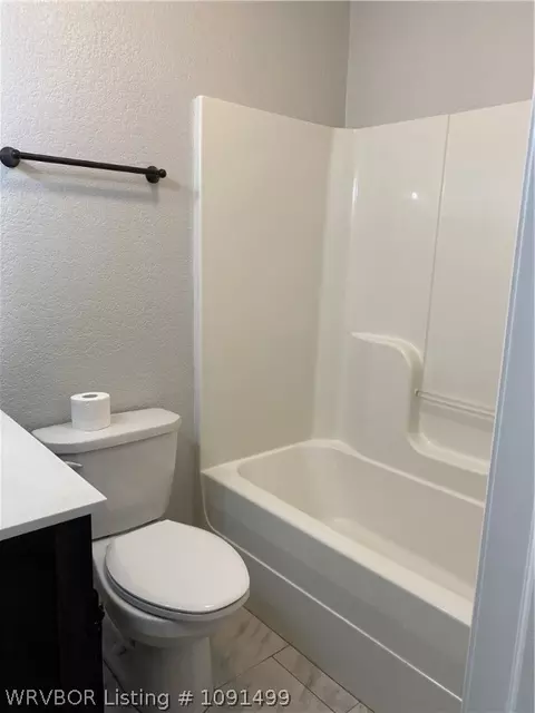 Bath - 3709 Chaffee Dr, Fort Smith, AR 72904 photo 3 of 3