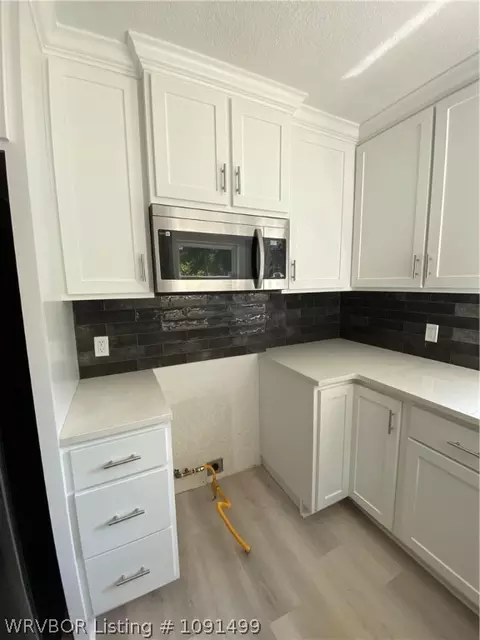 Kitchen - 3709 Chaffee Dr, Fort Smith, AR 72904 photo 2 of 4