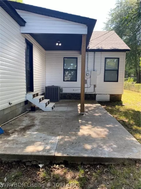 Exterior - 3709 Chaffee Dr, Fort Smith, AR 72904 photo 2 of 4