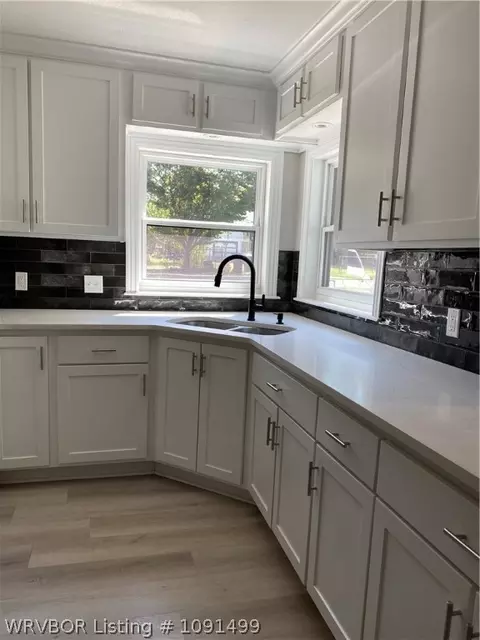 Kitchen - 3709 Chaffee Dr, Fort Smith, AR 72904 photo 1 of 4
