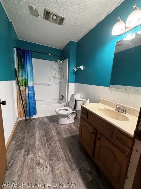 Bath - 7831 E 80 Hwy, Waldron, AR 72958 photo 4 of 5