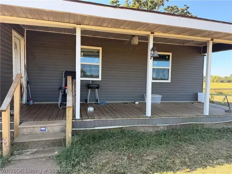 Exterior - 7831 E 80 Hwy, Waldron, AR 72958 photo 4 of 9