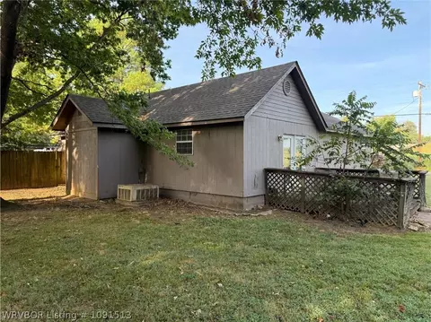 Exterior - 7827 State Line Rd, Fort Smith, AR 72901 photo 4 of 4