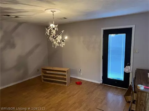 Living - 7827 State Line Rd, Fort Smith, AR 72901 photo 3 of 3