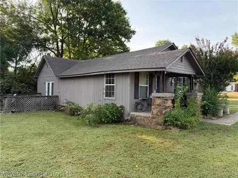Exterior - 7827 State Line Rd, Fort Smith, AR 72901 photo 2 of 4