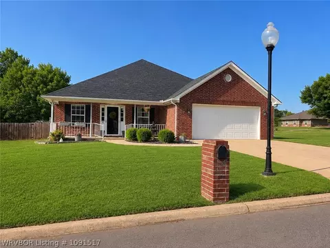 803 Brookridge Ln, Morrilton, AR 72110