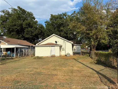 Exterior - 1201 N 39th St, Fort Smith, AR 72904 photo 2 of 3