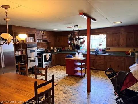 Kitchen - 610 W Logan St, Altus, AR 72821 photo 4 of 5