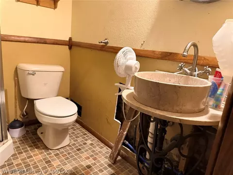 Bath - 610 W Logan St, Altus, AR 72821 photo 5 of 5