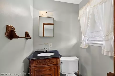 Bath - 636 Angela Cir, Barling, AR 72923 photo 2 of 2