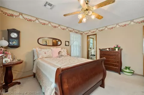 Bedroom - 42775 Timber Ridge Rd, Howe, OK 74940 photo 2 of 5