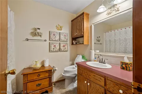 Bath - 42775 Timber Ridge Rd, Howe, OK 74940 photo 1 of 2