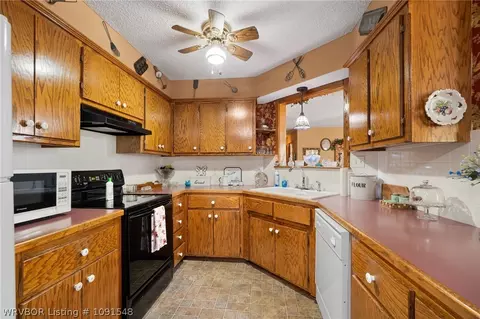 Kitchen - 42775 Timber Ridge Rd, Howe, OK 74940 photo 3 of 3
