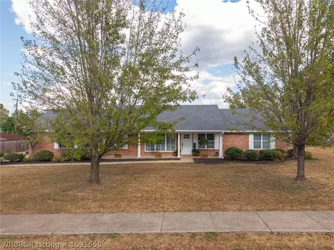 Exterior - 2601 S 66th St, Fort Smith, AR 72903 photo 5 of 9