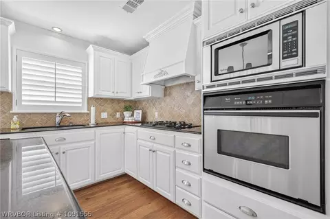 Kitchen - 2601 S 66th St, Fort Smith, AR 72903 photo 3 of 7