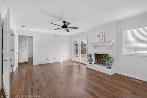 Living - 2601 S 66th St, Fort Smith, AR 72903 photo 4 of 7