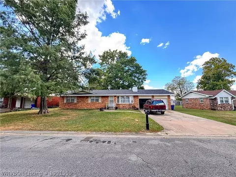 Exterior - 7312 Holly Ave, Fort Smith, AR 72908 photo 4 of 9
