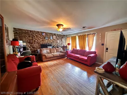 Living - 7312 Holly Ave, Fort Smith, AR 72908 photo 1 of 2