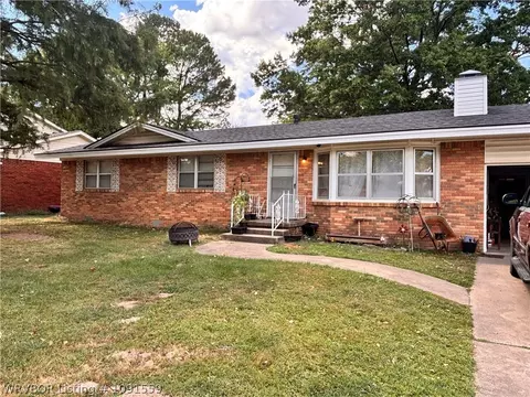 Exterior - 7312 Holly Ave, Fort Smith, AR 72908 photo 2 of 9