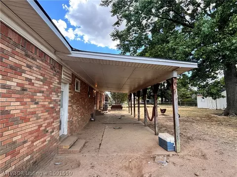 Exterior - 7312 Holly Ave, Fort Smith, AR 72908 photo 6 of 9